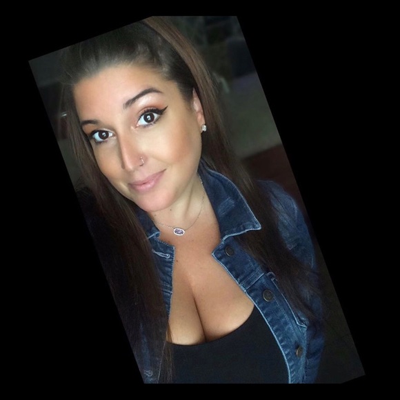 Meet your Posher, Shelby - Picture 1 of 1